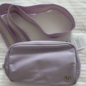 Lululemon belt bag long straw nwt lilac either/ white opal